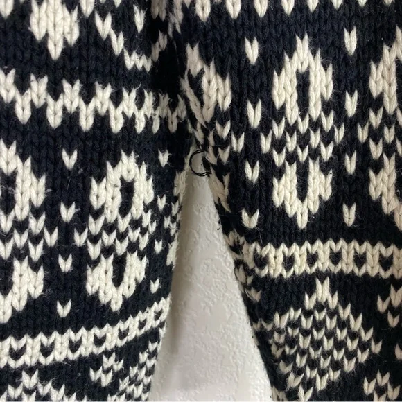 Vintage Gap Black & White Knit Cardigan Sweater - Picture 8 of 9